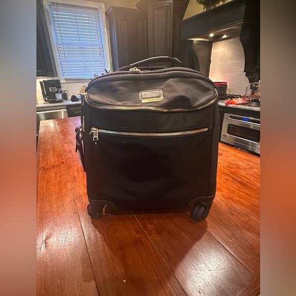 Tumi Oxford compact carry-on - Picture 5 of 17